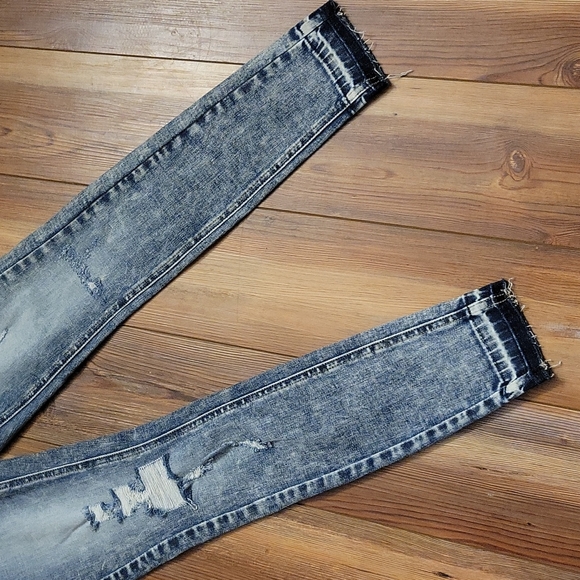 Kancan distressed skinny jeans. Button fly - Picture 2 of 5